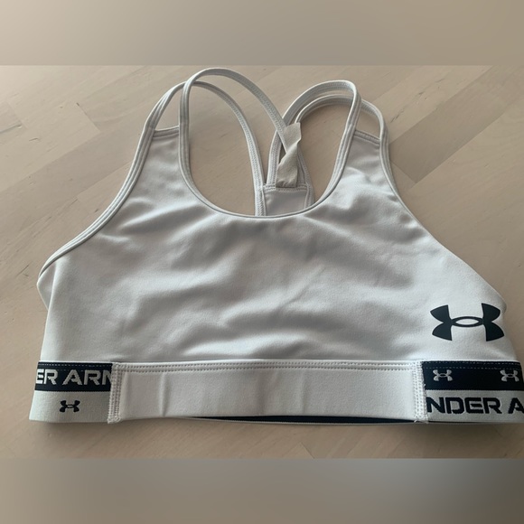 Nike , underarmour sports tops size M - Picture 3 of 4